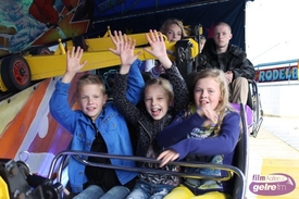 Veel belangstelling voor tentoonstelling corsowagens en kermis Aalten op zondag