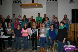 Benefietconcert Christelijk koor Testify voor bejaardentehuis in RoemeniÃ«