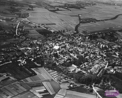 Unieke luchtfoto van Aalten uit ca. 1924.