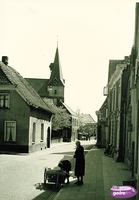 Zoekplaatje: Landstraat Aalten in de jaren vijftig.