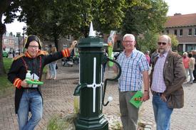 Monumentendag Dinxperlo met oldtimers en onthulling dorpspomp.
