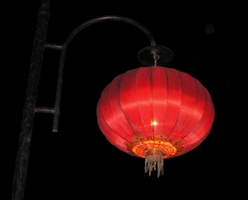 Lampionoptocht: start van het Volksfeest in Aalten.