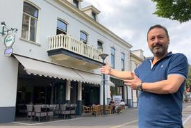Feestelijke opening bij pizzeria restaurant Efes 